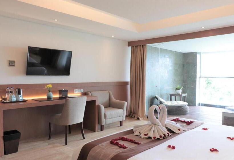 سوئیت با وان آب گرم, De Vins Sky Hotel Seminyak