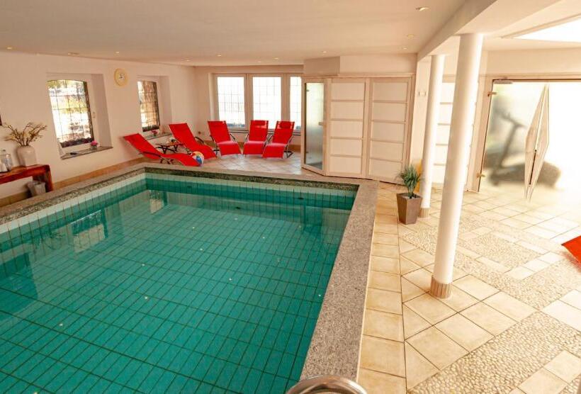 Номер Стандарт с Балконом, Wohlfühlhotel Hörn Van Diek Garni Mit Schwimmbad