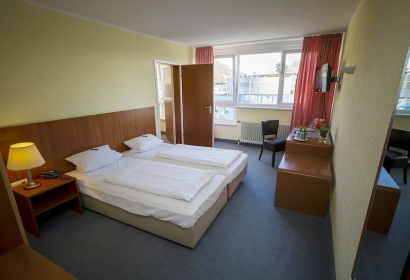 Семейный Номер, Baynunah Hotel Drachenfels