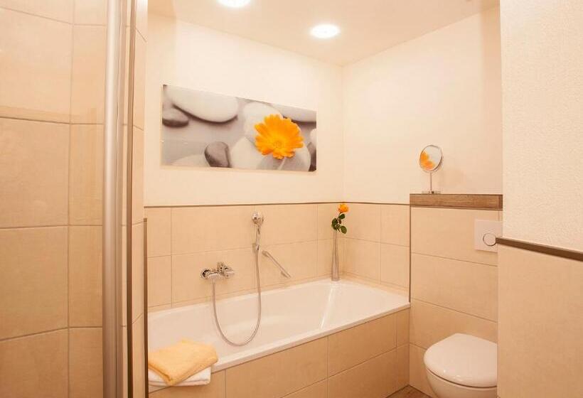 Номер Комфорт, & Ferienappartements Edelweiss