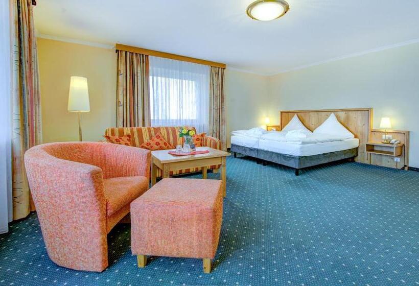 Трехместный Номер Стандарт с Балконом, Pti Hotel Eichwald