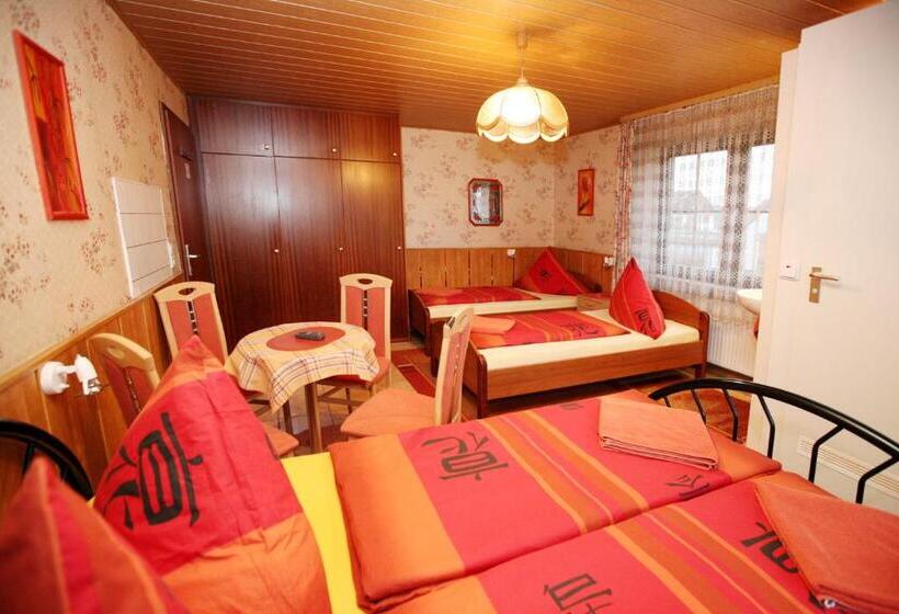 Четырехместный Номер Стандарт, Pension Klaer