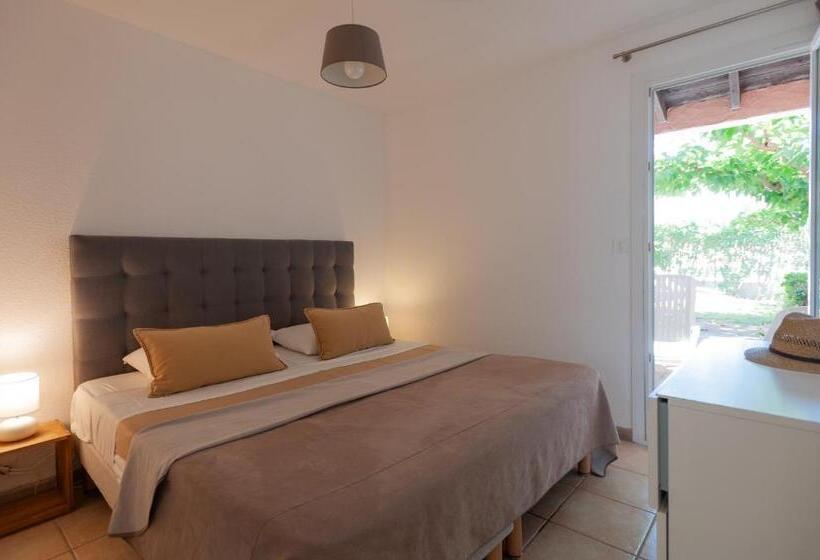 2-Bedroom Classic Apartment, Résidence Marina Di Santa Giulia