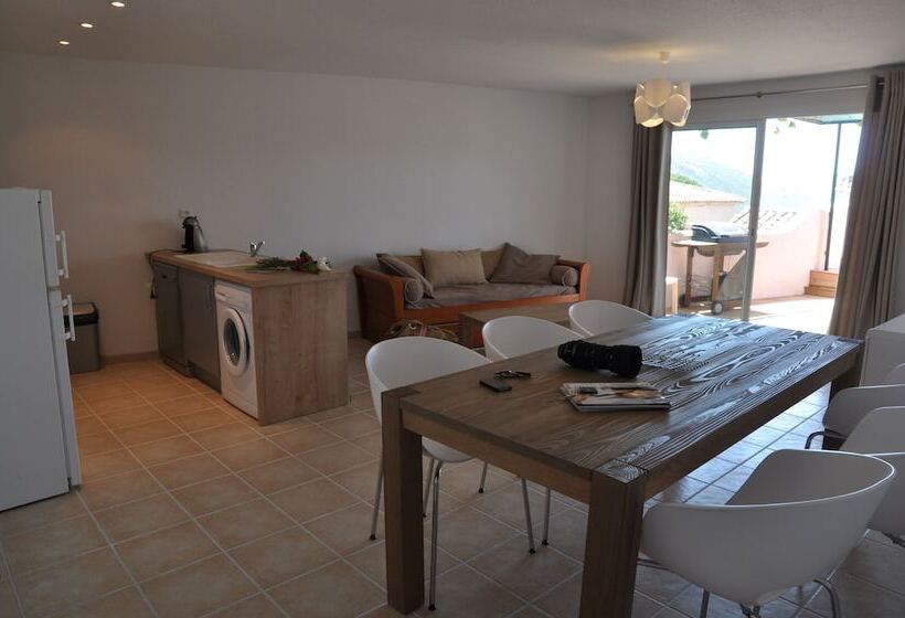 2-Bedroom Classic Apartment, Résidence Marina Di Santa Giulia