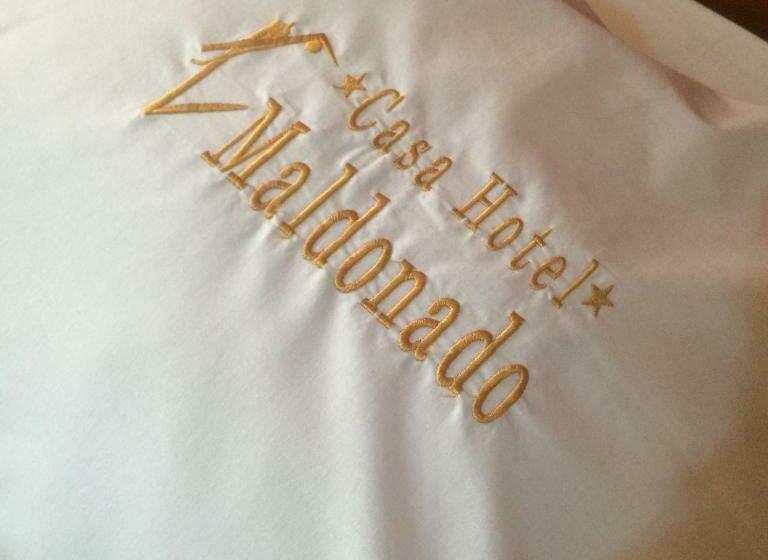غرفة عائلية, Casa Maldonado