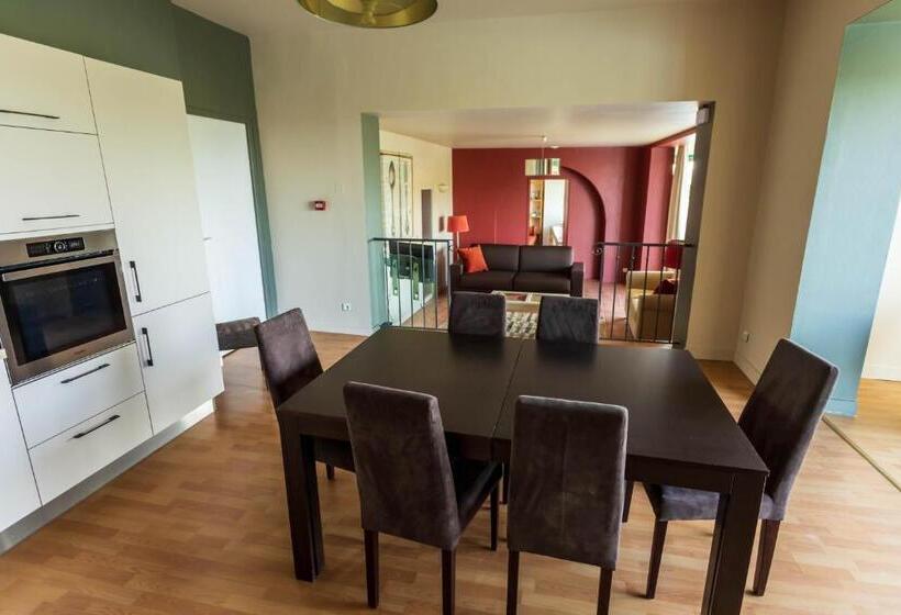 Апартаменты 2 Спальни, Restaurant Côte Garonne Le Balcon Des Dames   Tonneins Marmande Agen   Chambres Climatisées