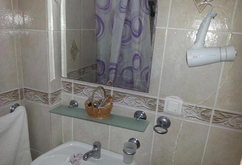 اتاق استاندارد, Yona Motel
