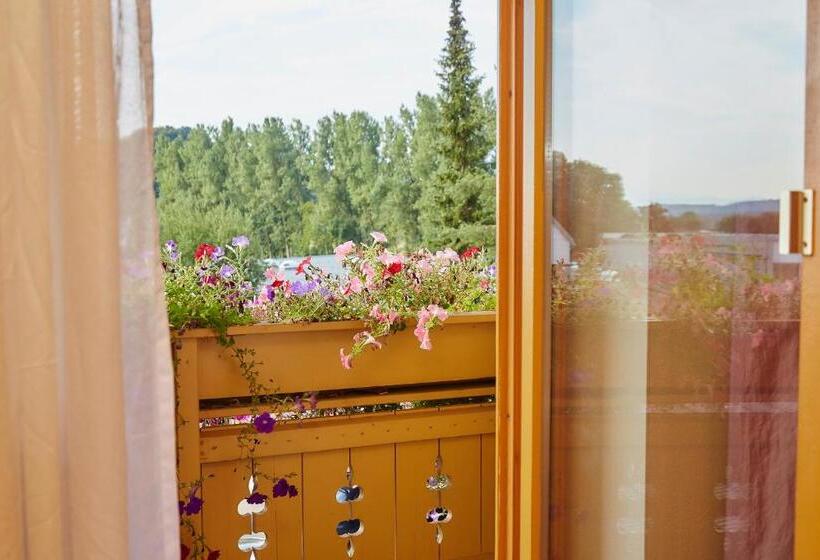 Семейный Номер, Am Kamin