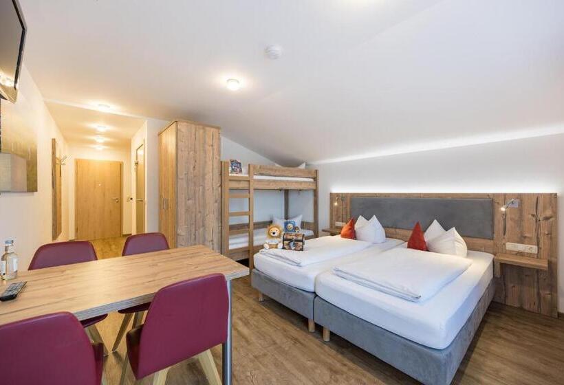 Семейный Номер Вид на Горы, Familienhotel Löwen