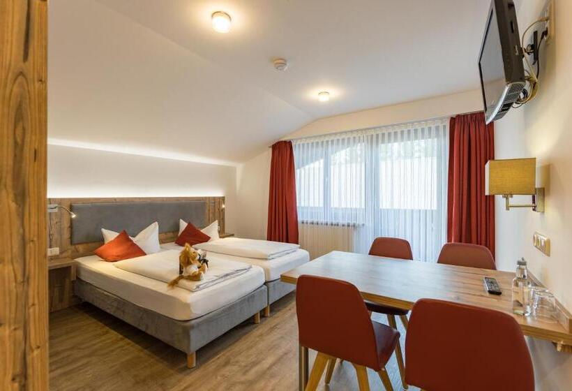Номер Стандарт Вид на Горы, Familienhotel Löwen