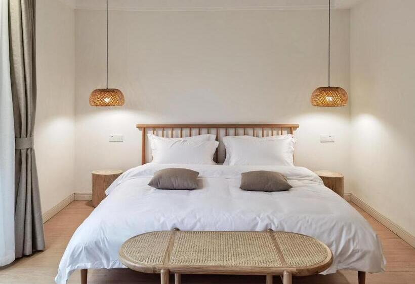 Семейный Номер, Riverside Retreat