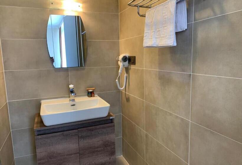 Семейный Номер, Akcayzeytin Otel