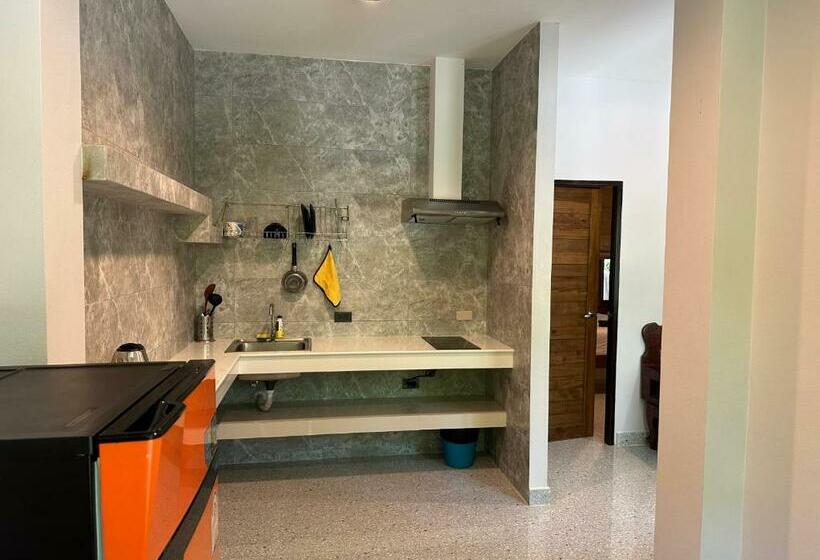 Дом 1 Спальня, The Zohan Resort & Travel Agency