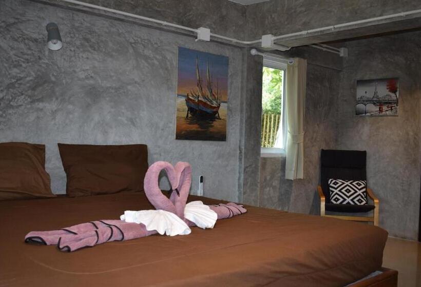 Номер Deluxe, The Zohan Resort & Travel Agency