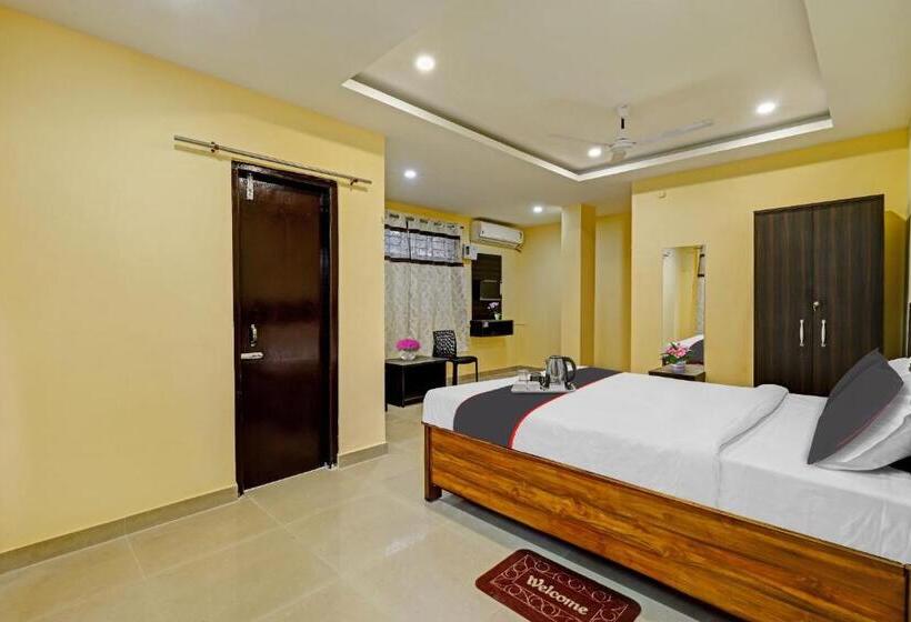 Номер Deluxe, Capital O H K Residency