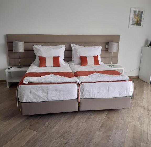 اتاق کلاسیک سه تخته, Algarpapa Rooms