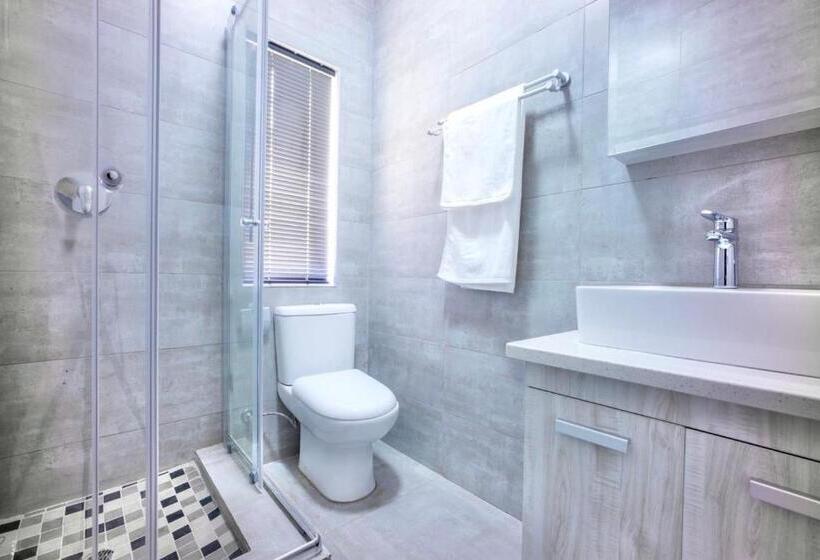 이그제큐티브 룸 킹사이즈 침대, Atlantic Pearl Guest House Broadacres