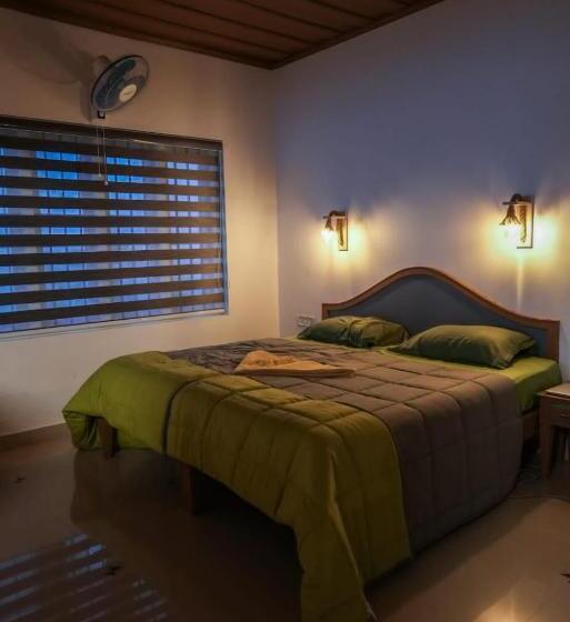اتاق خانوادگی با چشم‌انداز کوه, The Nirvana Resort Munnar