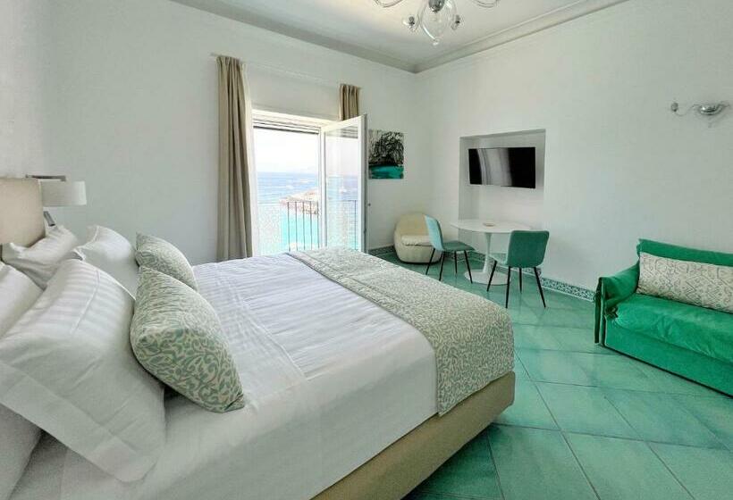 اتاق لوکس با چشم‌انداز دریا, Casa Adelaide