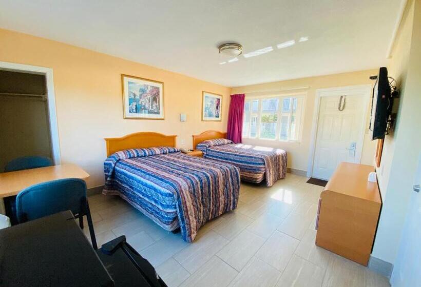 Номер Стандарт 2 Двуспальные Кровати, A 1 A Super Inn