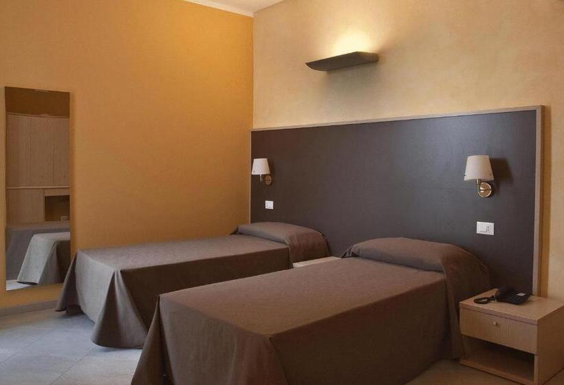اتاق استاندارد چهار تخته, Silver Residence