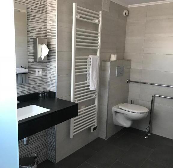 Номер Deluxe с Балконом, Logis Hotel Restaurant Planes