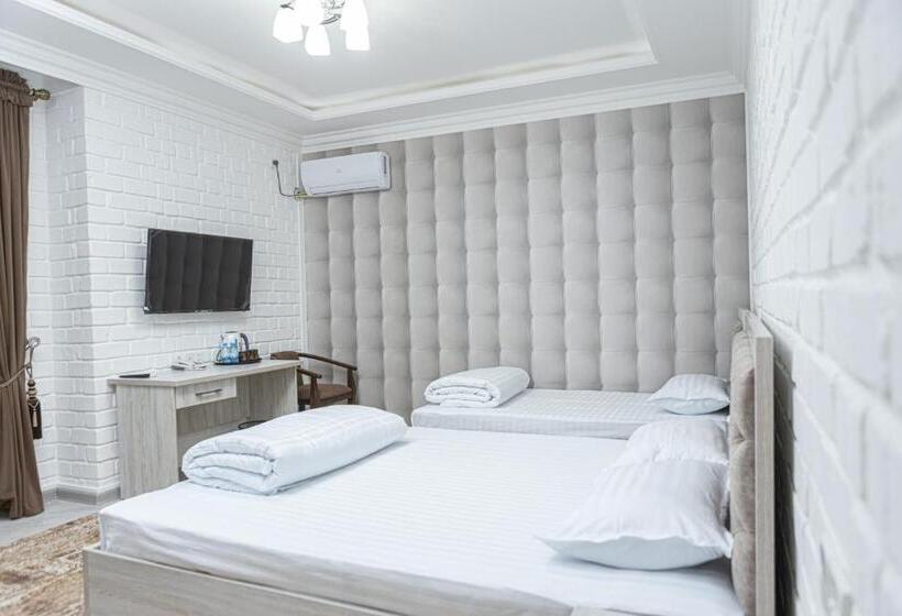 豪华三人间, Ahmad Guest House