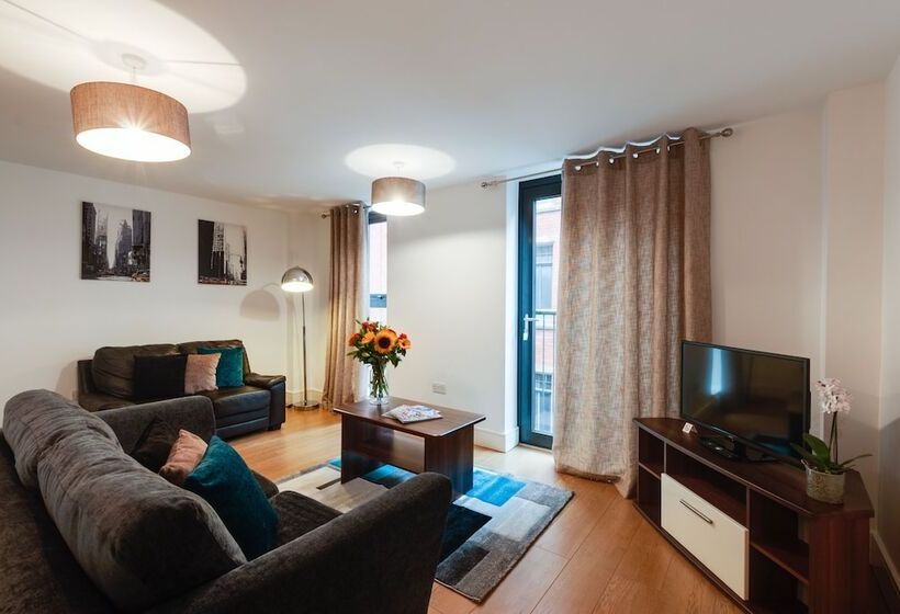 Апартаменты 2 Спальни, Base Serviced Apartments   Cumberland Apartments