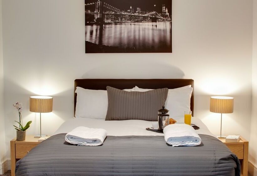 Апартаменты 2 Спальни, Base Serviced Apartments   Cumberland Apartments