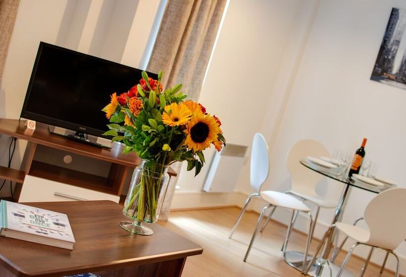 Апартаменты 1 Спальня, Base Serviced Apartments   Cumberland Apartments