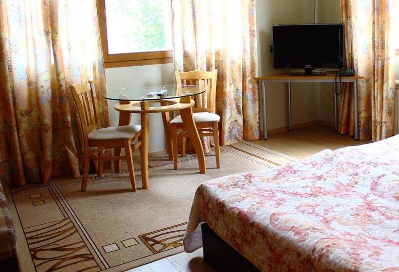 Номер Стандарт Трехместный, Family Hotel Sonata