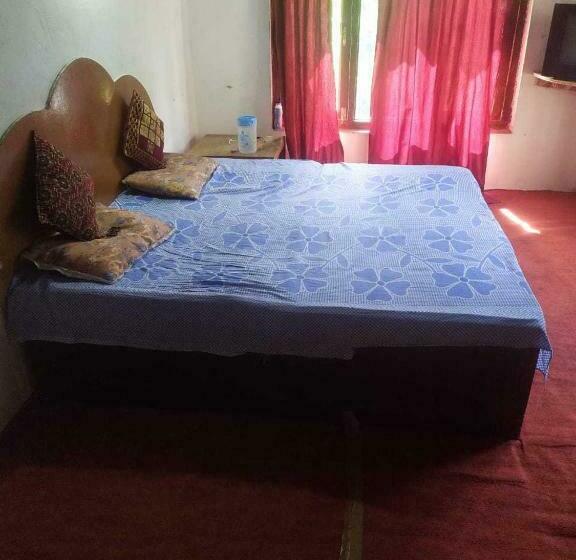 اتاق کلاسیک سه تخته, Oyo 87865 Alaska Guest House New Town Chandanwari Road
