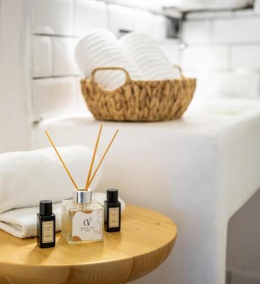 스탠다드 룸 킹사이즈 침대, Gran Via Alsancak