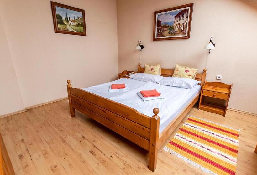 آپارتمان 1 خوابه, Il Gallo Nero   Fekete Kakas étterem és Panzió