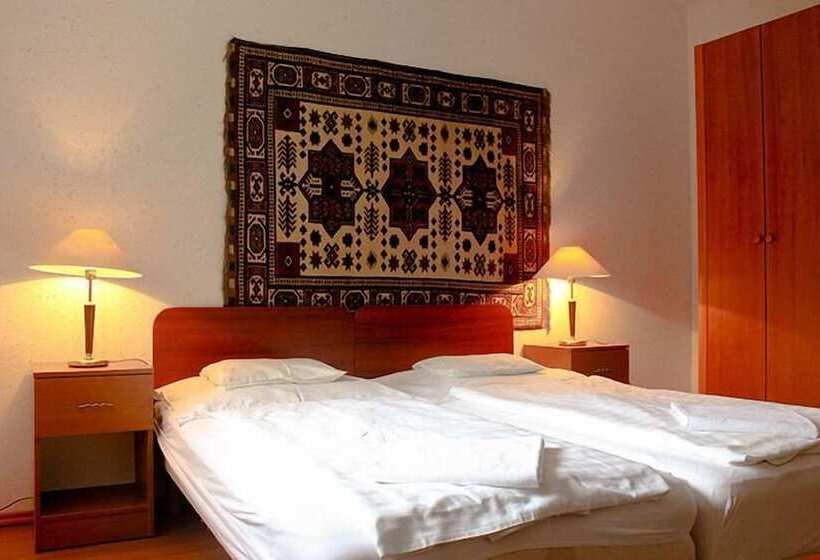 Номер Стандарт Трехместный, Wellness Hotel Szindbád