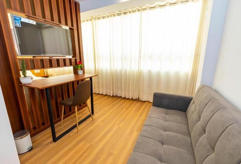 스위트 킹사이즈 침대, Pacific Palace