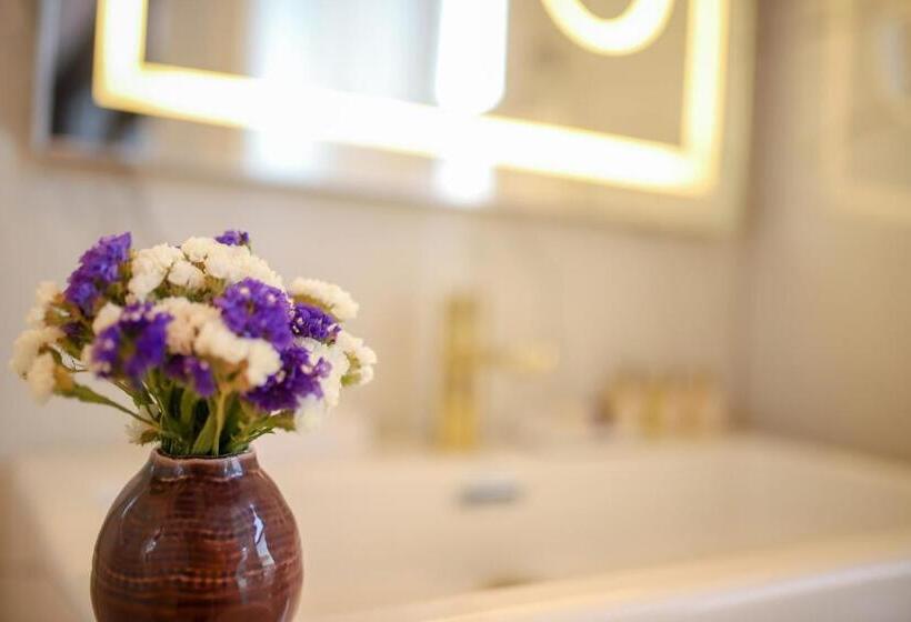 استودیوی لوکس, Loop Hotel Bosphorus İstanbul