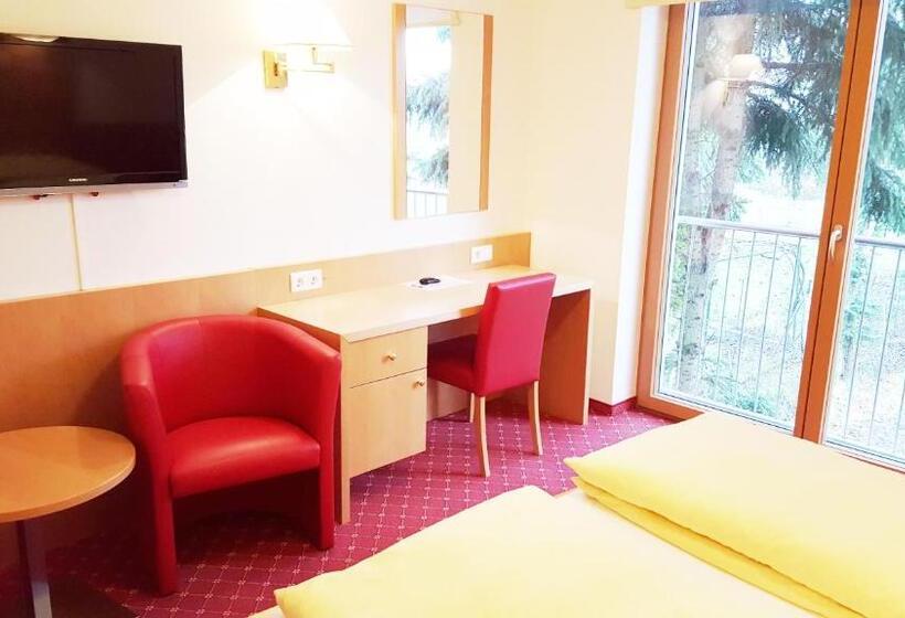 Номер Стандарт, Gasthof Hotel Zur Goldenen Krone