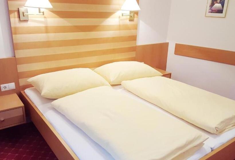 Номер Стандарт, Gasthof Hotel Zur Goldenen Krone