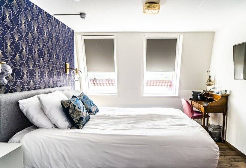 Люкс, Boutique Hotel Charley S