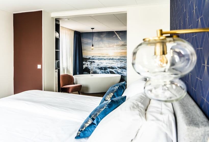 Люкс, Boutique Hotel Charley S