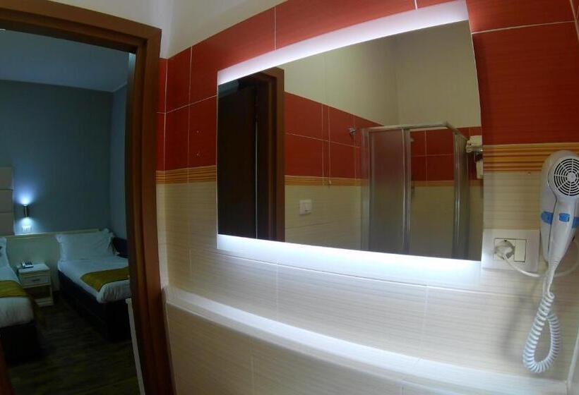 اتاق استاندارد سه نفره, Gran Sasso & Spa