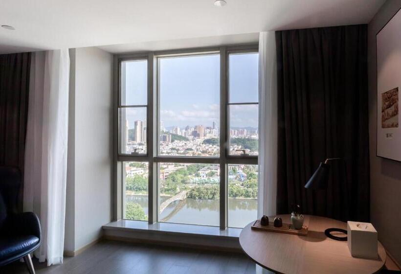 Номер Deluxe, Atour Hotel Zhongshan West Xingzhong Plaza