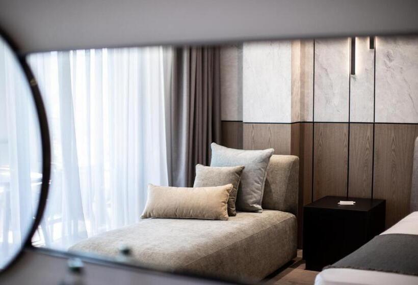 家庭山景房, Prado Luxury