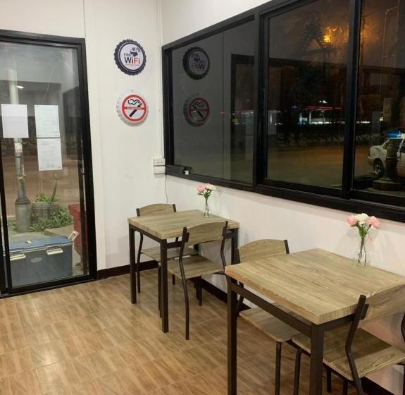家庭房间共用浴室, Happy Home Hostel