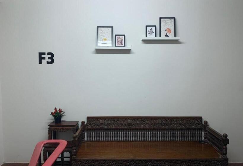 家庭房间共用浴室, Happy Home Hostel