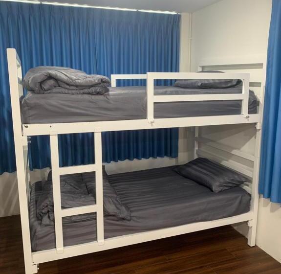 家庭房间共用浴室, Happy Home Hostel