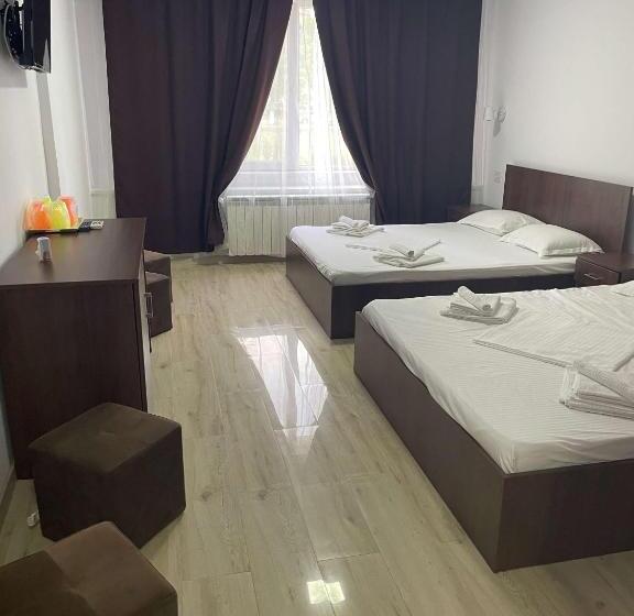 Четырехместный Номер Deluxe, Vila Regal Mamaia