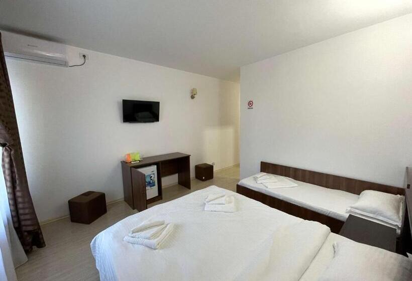 Трехместный Номер Deluxe, Vila Regal Mamaia