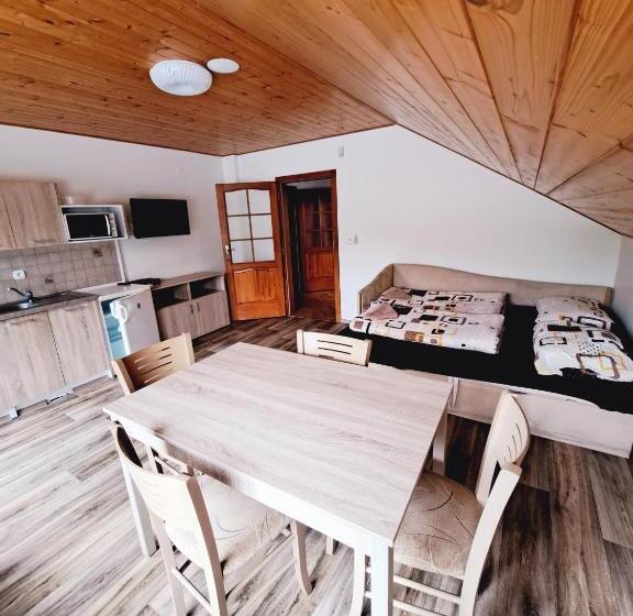 Апартаменты 1 Спальня Вид на Сад, Apartmány Na Farmě